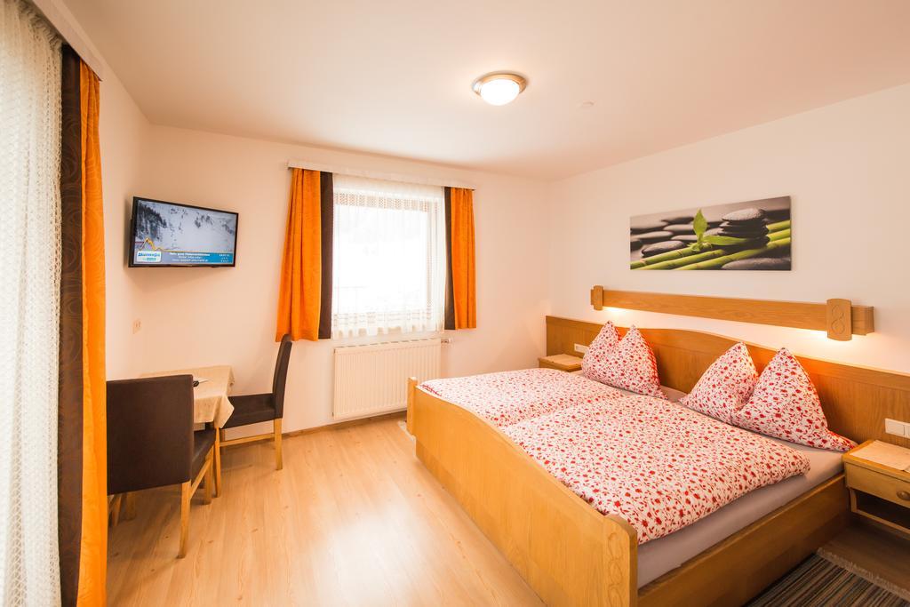 Hotel Pension Barbara Sankt Martin am Tennengebirge Luaran gambar
